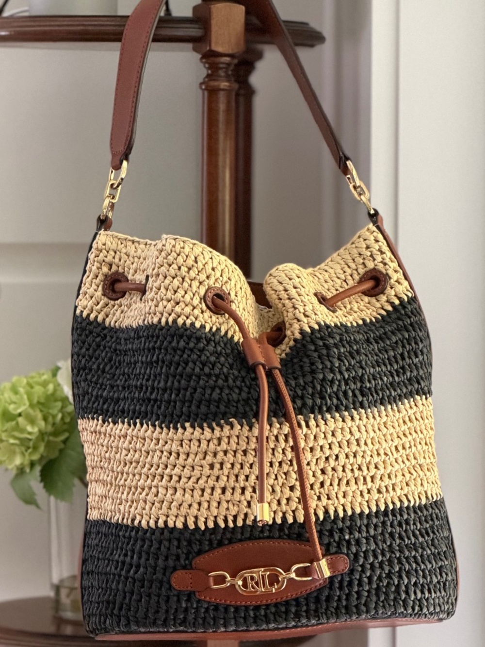Like New Lauren Ralph Lauren Large Andie Raffia Drawstring Bag - Picture 11 of 11